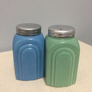Vintage 1950’s style salt and pepper shakers